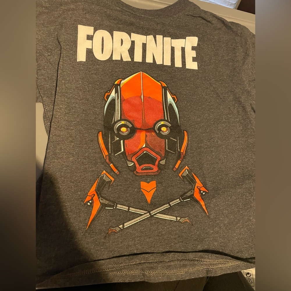 gamer Fortnite Boy short sleeve T-shirt -size 8 medium